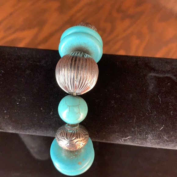 Gorgeous Vintage Turquoise Stone & Silver Accents Stretch Bracelet. - Picture 4 of 4